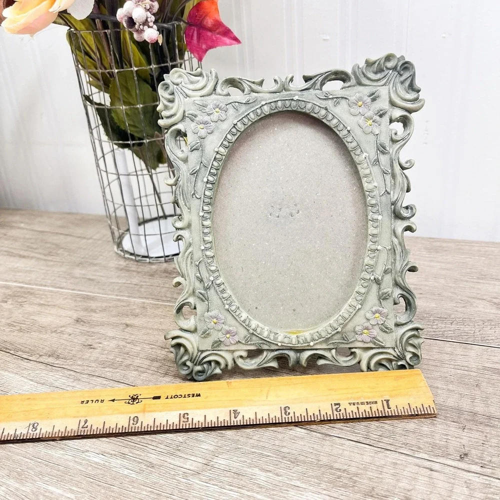 Vintage Decorative Picture Frame‎ 3 x 5 inches